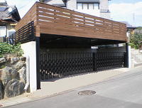 ウッドデッキ仕様のカーポート「ウッドガレージ」 施工後写真・三重県亀山市
