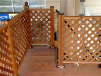 �E�b�h�f�b�L�d�l�̃J�[�|�[�g�u�E�b�h�K���[�W�v �{�H��ʐ^