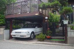 �E�b�h�f�b�L�d�l�̃J�[�|�[�g�u�E�b�h�K���[�W�v �{�H��ʐ^�E�O�c�s