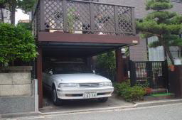 �E�b�h�f�b�L�d�l�̃J�[�|�[�g�u�E�b�h�K���[�W�v �{�H��ʐ^�E�O�c�s