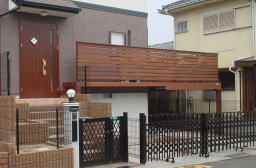 �E�b�h�f�b�L�d�l�̃J�[�|�[�g�u�E�b�h�K���[�W�v �{�H��ʐ^�E�쐼�s